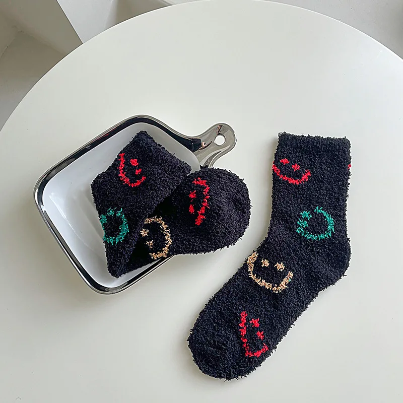 Leisure Cute Smiley Happy Face Jacquard Soft Thick Warm Women Indoor Gifts Sleeping Slipper Coral Fleece Socks Living Room Sofa