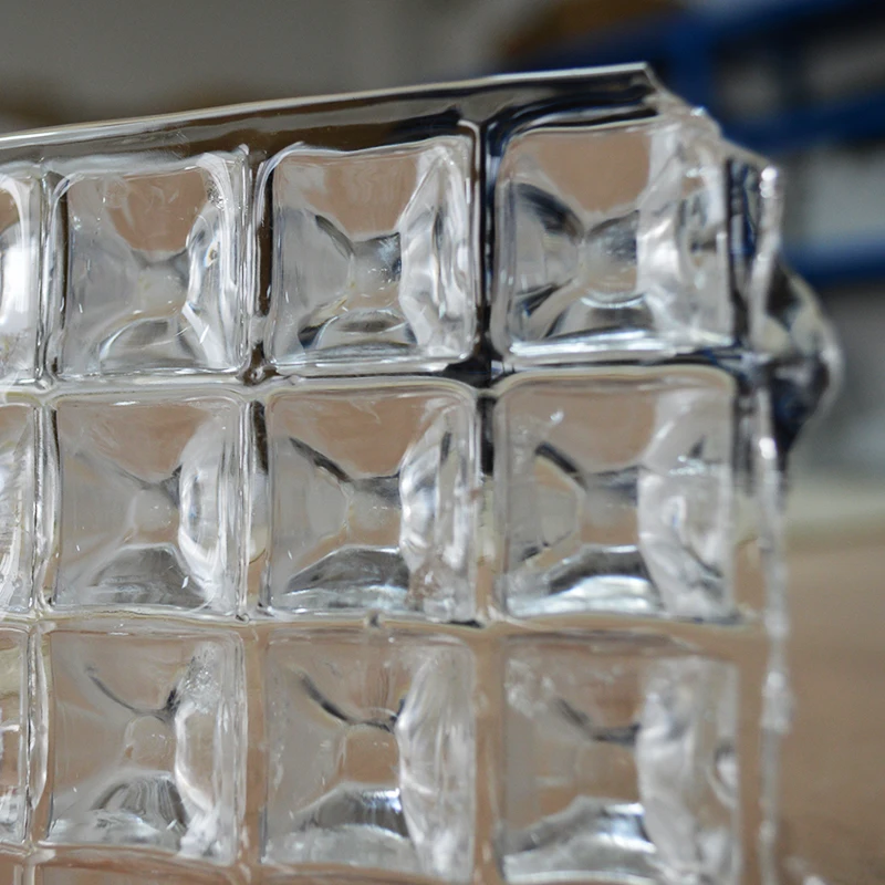 Automatic ice maker for home and commercial use