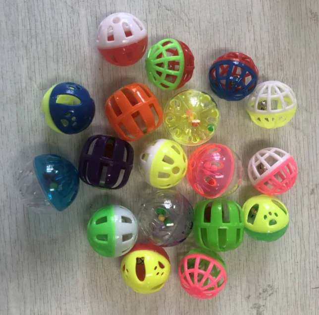 Hot Wholesale Cat 2022 plastic ball with bell inside cat toy pet products cat toy