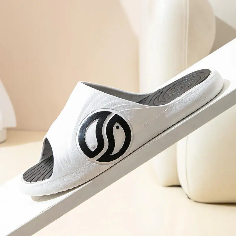anti-slippery shoes outdoor and indoor new style PVC custom logo soft slides slipper for men and women