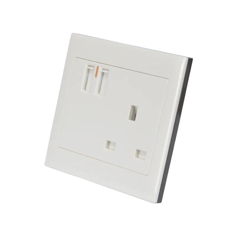 13a White PC UK Standard BS Three Pole wall socket usb charger for mobile phones socket port