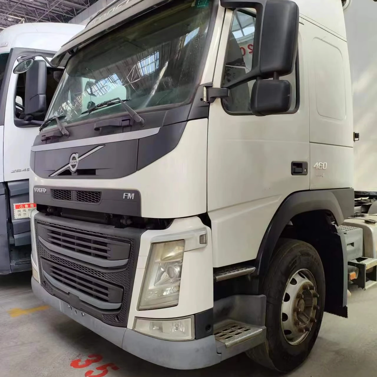 Good Condition Used Volvo FM 460 Prime Mover Van Tow Trucks 6X2r Tractor Trailer Head Truck for Sale 16 years