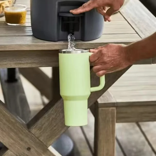 Outdoor Mugs Stainless Steel Thermos Cup Stan Car Insulated Cold Water Bottle 40oz Tumbler With Handle Tumbler Wholesale Bulk