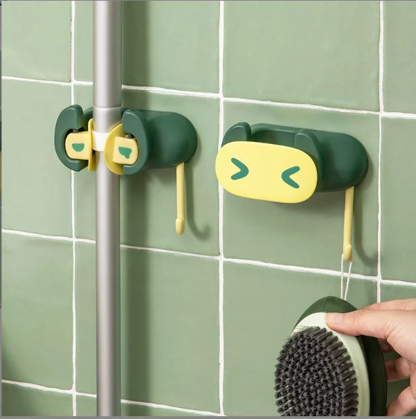 Strong seamless punch-free mop clip