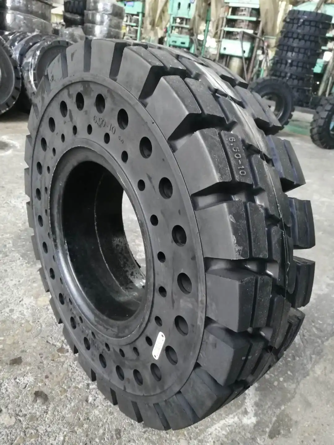 
Hanuan tyre brand 6.50-10 8.15-15 6.00-9 7.00-12 Hangcha heli liugong forklift solid tyre 