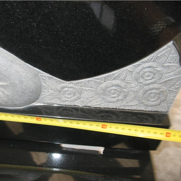 manufacturers direct selling Hand carved black Holding heart weeping angel granite tombstone