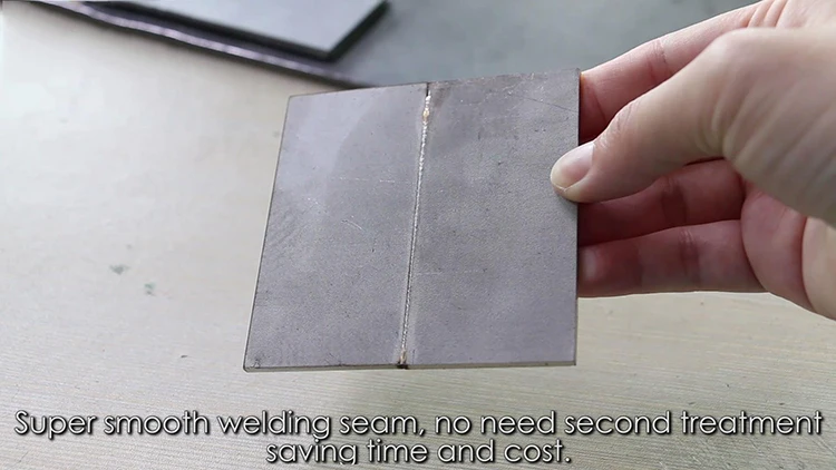 
Cheap Equipment 2000w Handheld Fiber Laser Welding Machine 