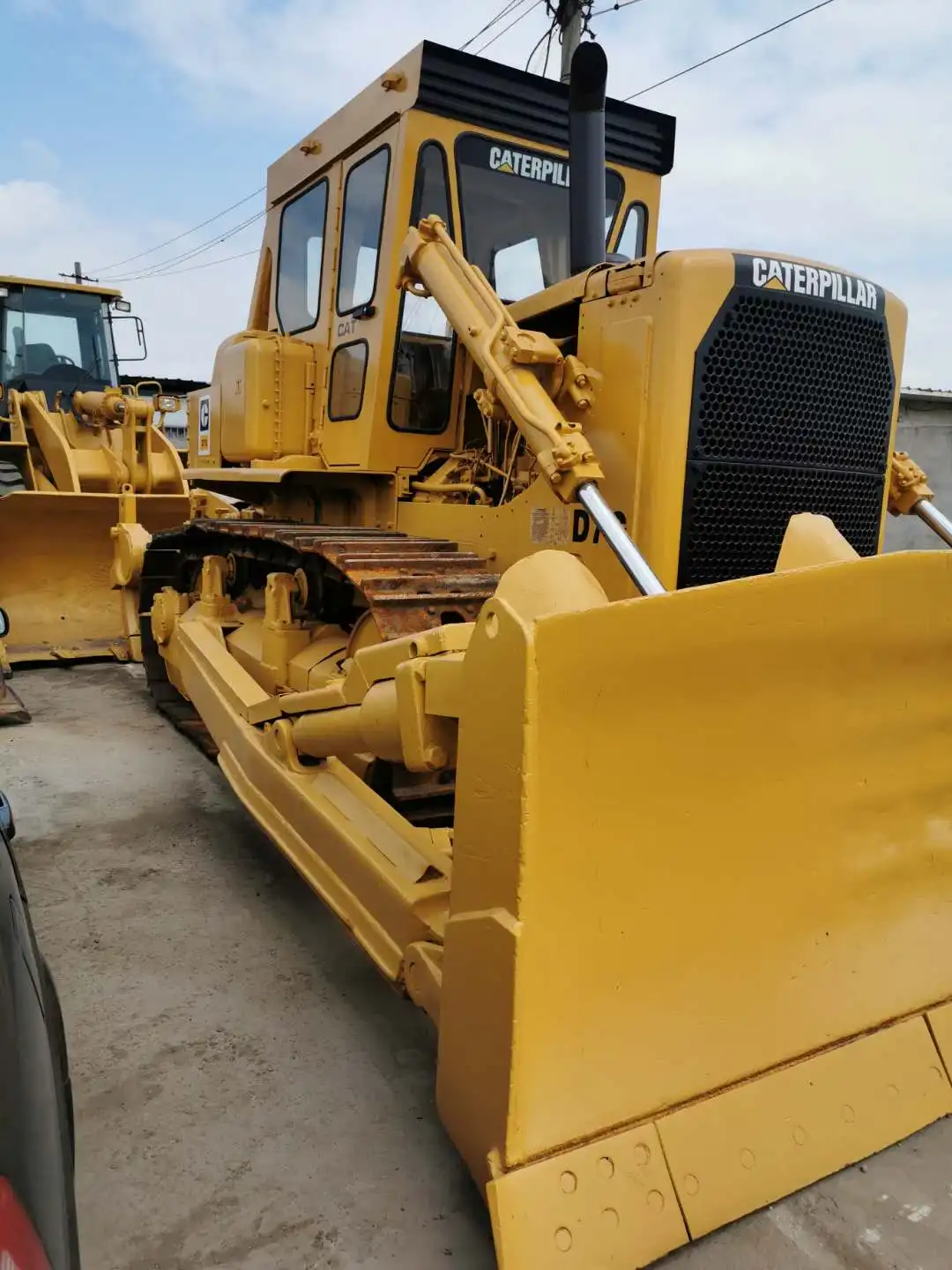 Б/у гусеничный бульдозер на продажу б/у Catperpillar