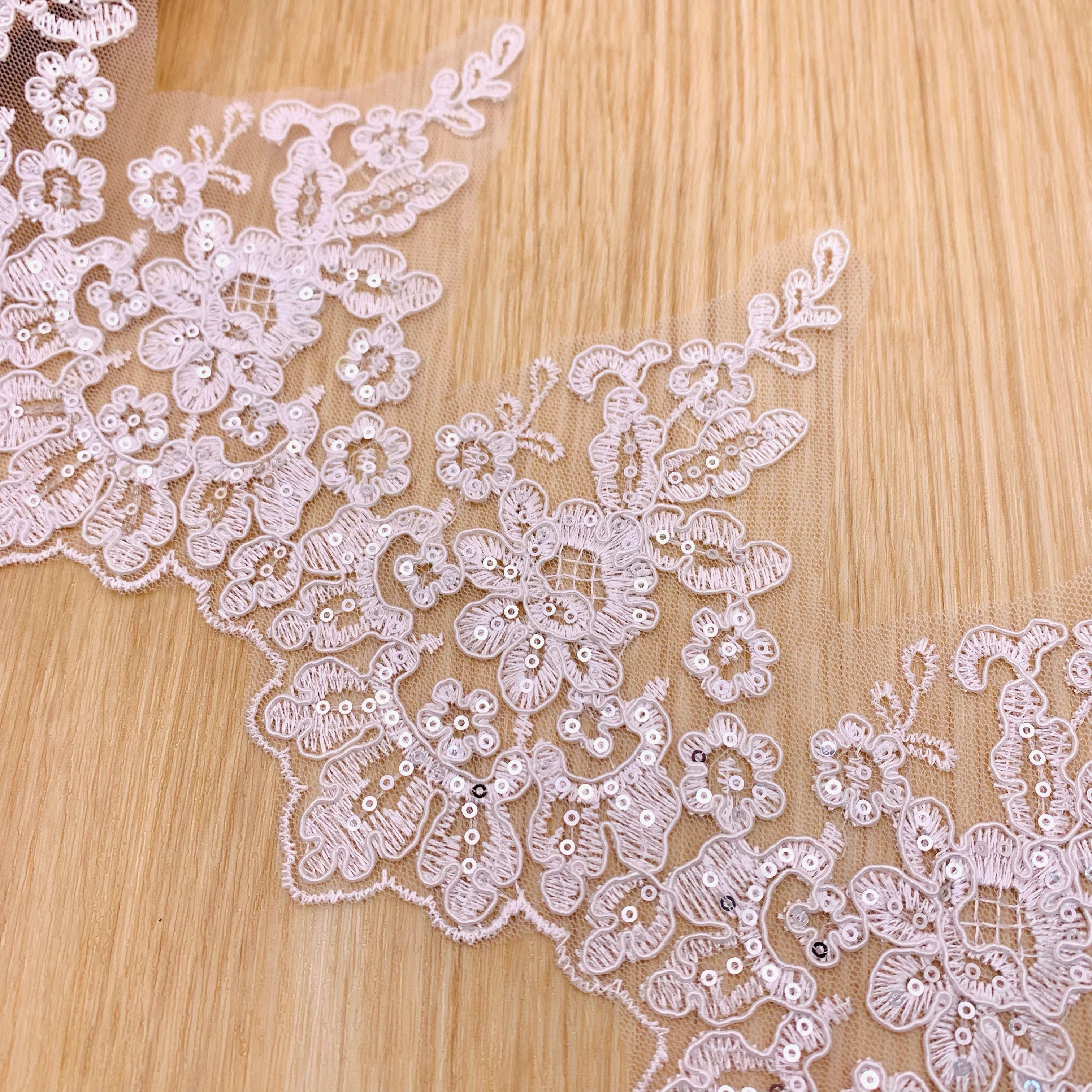 High Quality New Mesh Guipure Renda White Embroidered Polyester Sequin Gpo Lace Trim
