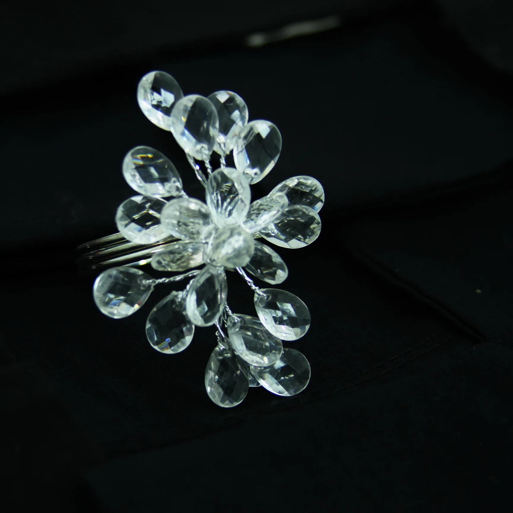 crystal acrylic flower napkin ring, decoration napkin holder