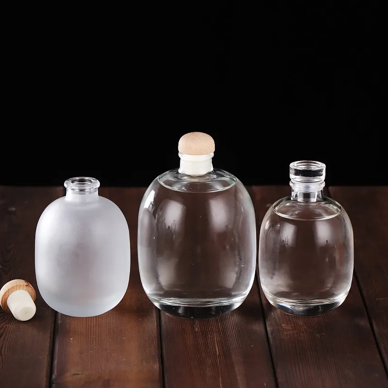 Customized 250ml 500ml Transparent Frosted Heavy Bottom Boston Liquor Beverage Fruit Wine Glass Bottle With Cork