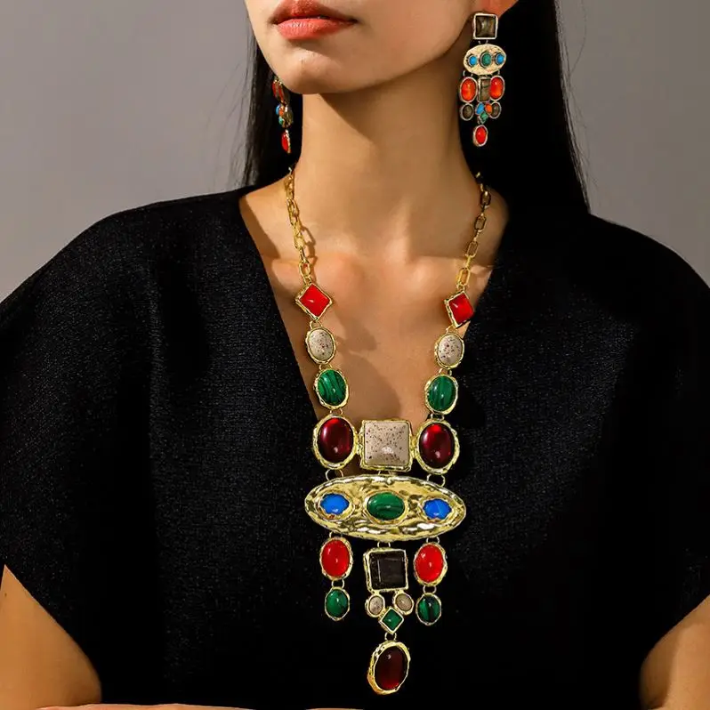 2024 Fashion Jewelry Wholesale Chunky Women Gold Pendant Necklace New Product Retro Silver Large Flower Pendant Vintage Necklace