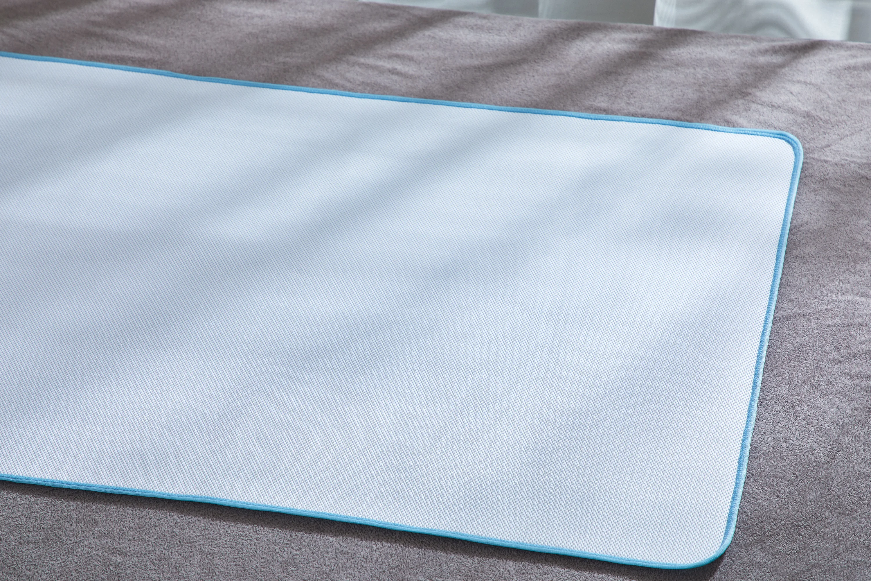 High Quality Custom Size Color Printed Foldable Babi Baby Waterproof Urine Pad Newborn Changing Diaper Mat