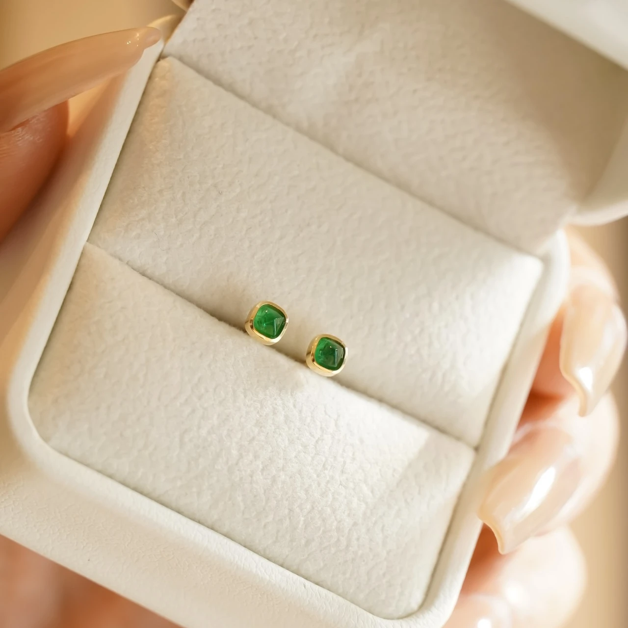 H&F Wholesale Natural Green Emerald Earrings Stud Customized 18K 14K 9K Solid Gold Emerald Stone Earings