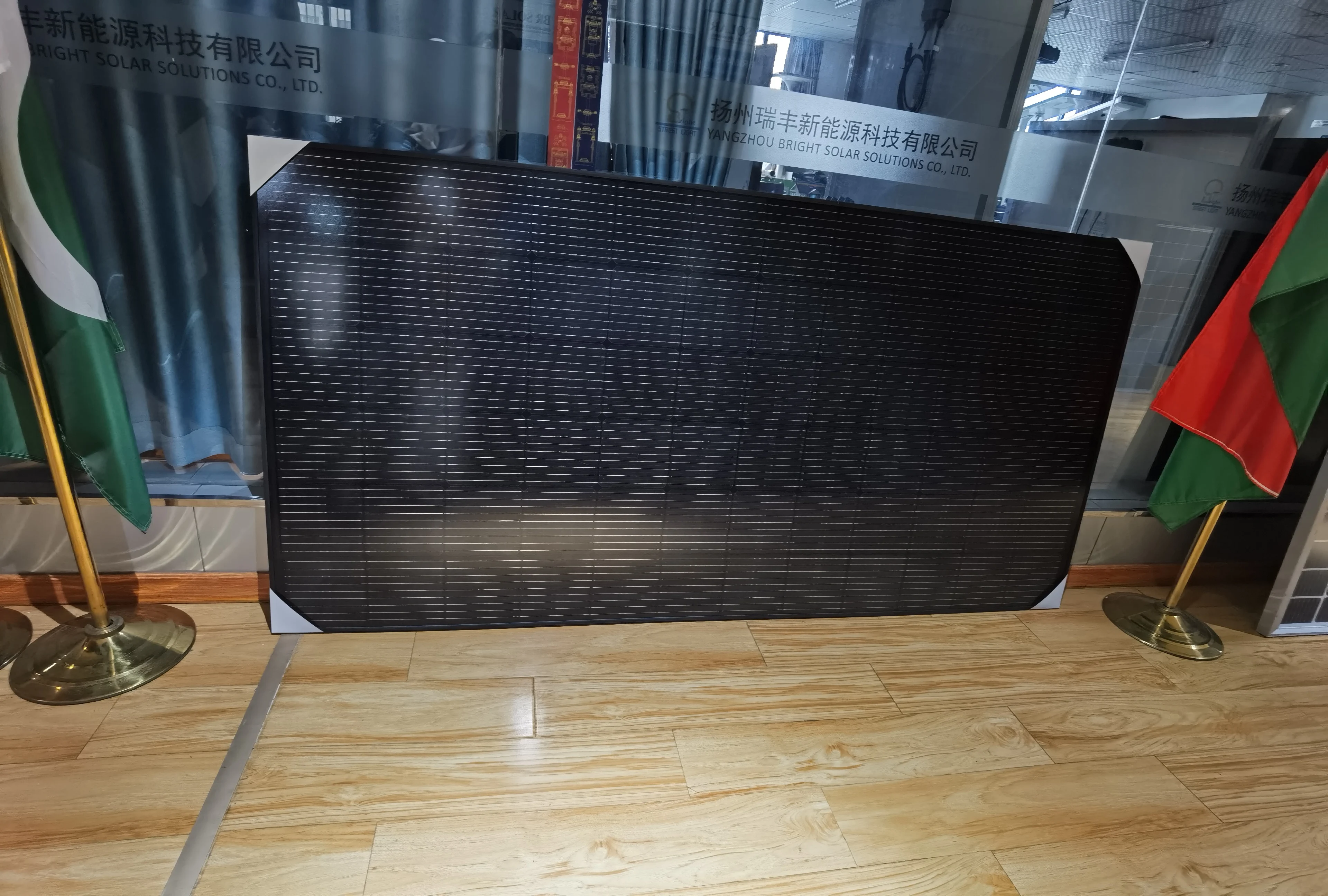 In Stock N-type All Black Solar Panel 420w 425w 430 Watt Monocrystalline Solar Pv Module For Solar System
