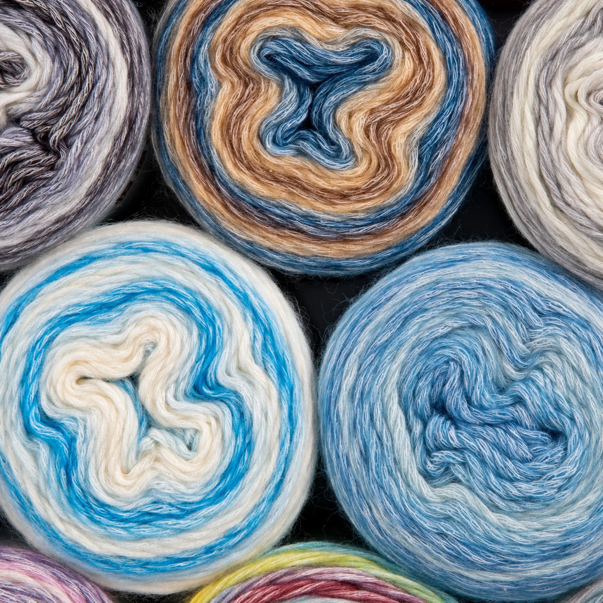 
Popular Rainbow Cake Thread Sprayed Cotton Blended Yarn for DIY Knitting and Crocheting 