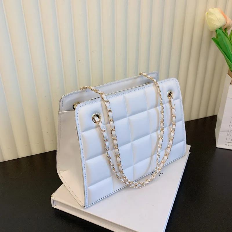 2023 new Korean retro chain solid color underarm bag casual summer shoulder bag handbag messenger Luxury Cosmetic Fashion Ladies