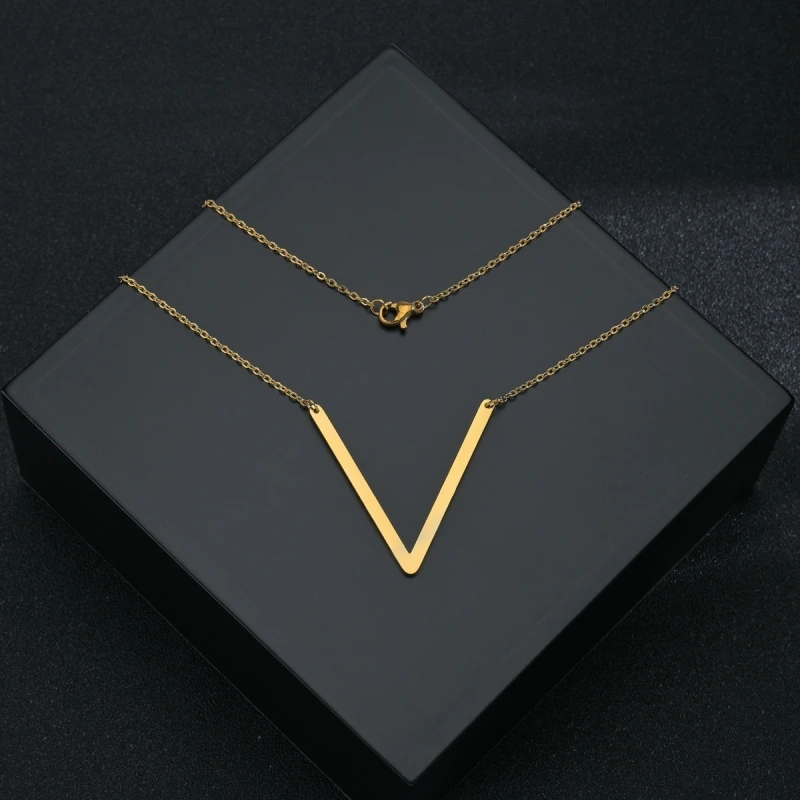 Factory Wholesale Hot Selling Men Stainless Steel Couple Necklace Customizable Logo 26 English Alphabet Necklace Jewelry