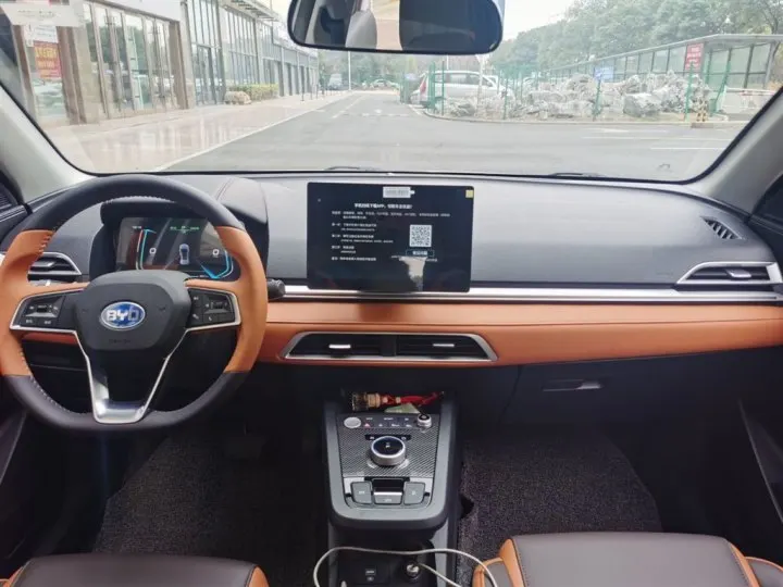 Китайские недорогие новые электромобили BYD E2 2021 красивый