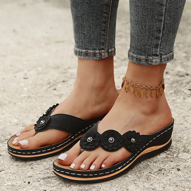 Hot Sale Thick Sole Casual Flip Flops Custom Color Anti-slippery Comfortable Women Slippers