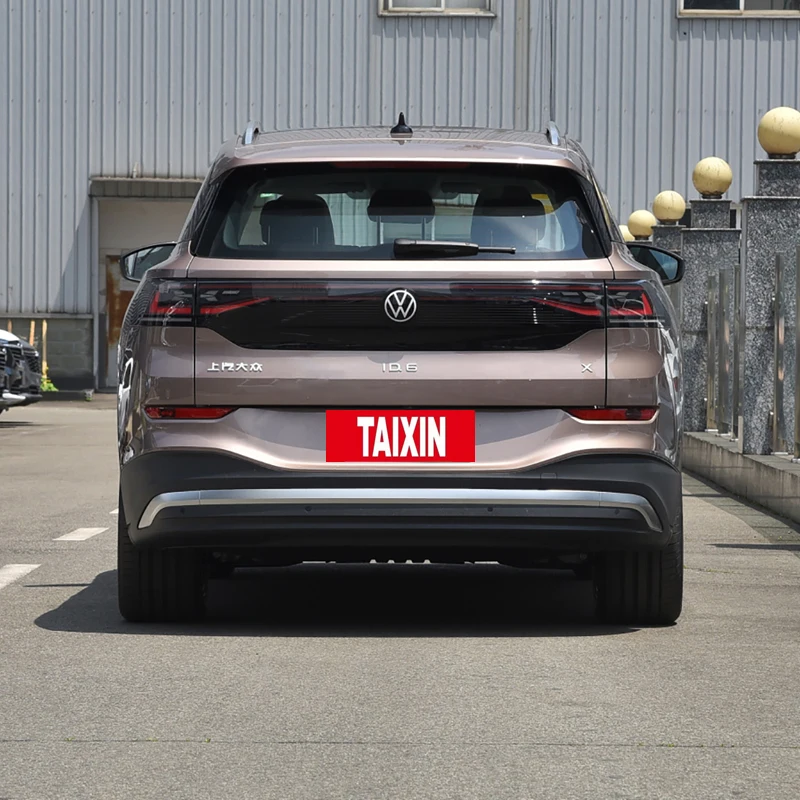 Second Hand Use Electrical Cars VW ID6 X Pro Electric Vehicle Golden 617 kilometers  Long Cruising Range Version used car car