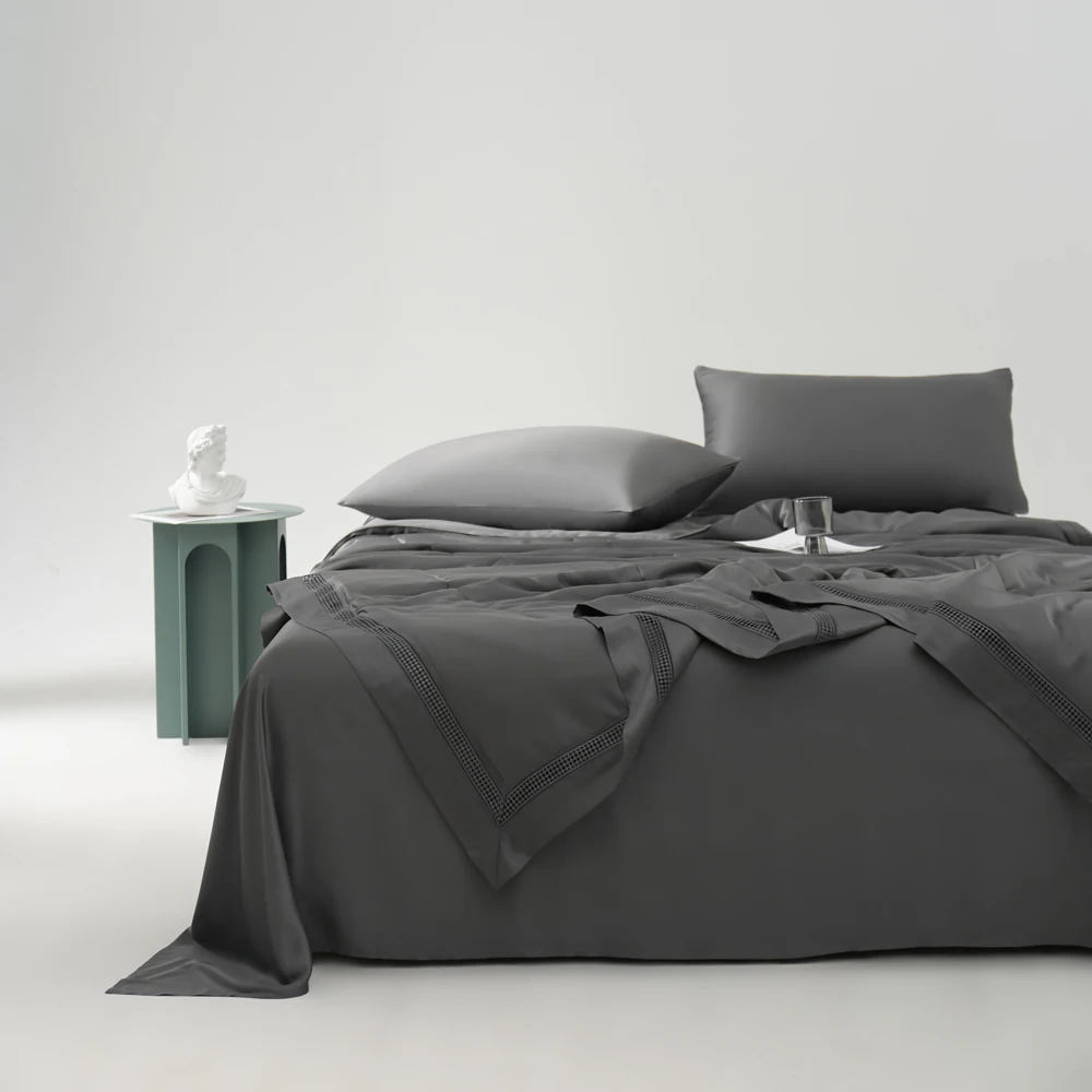 Hot Selling 400TC Bamboo Fabric Hollow-Carved Design Comforter Summer Quilt