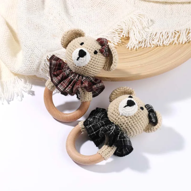 Handmade crochet  Bear with bowknot Rattles baby toys animal shape teething crochet toy with beech Wood Ring