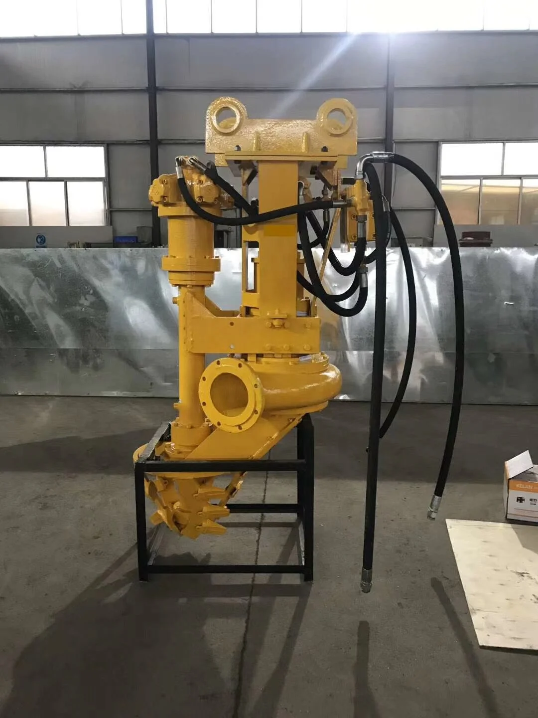 Submersible dredge pump hydraulic excavator