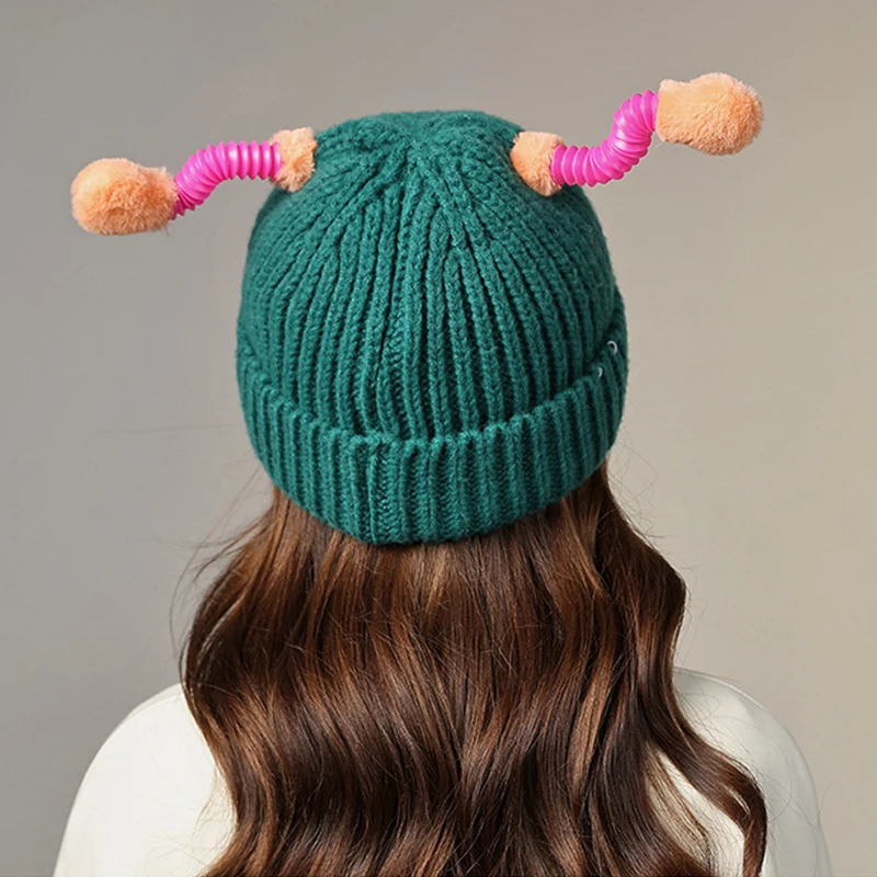 Winter cartoon monster knitted hat with light-emitting tentacle winter men women cute quirky skull cap colorful beanies hat