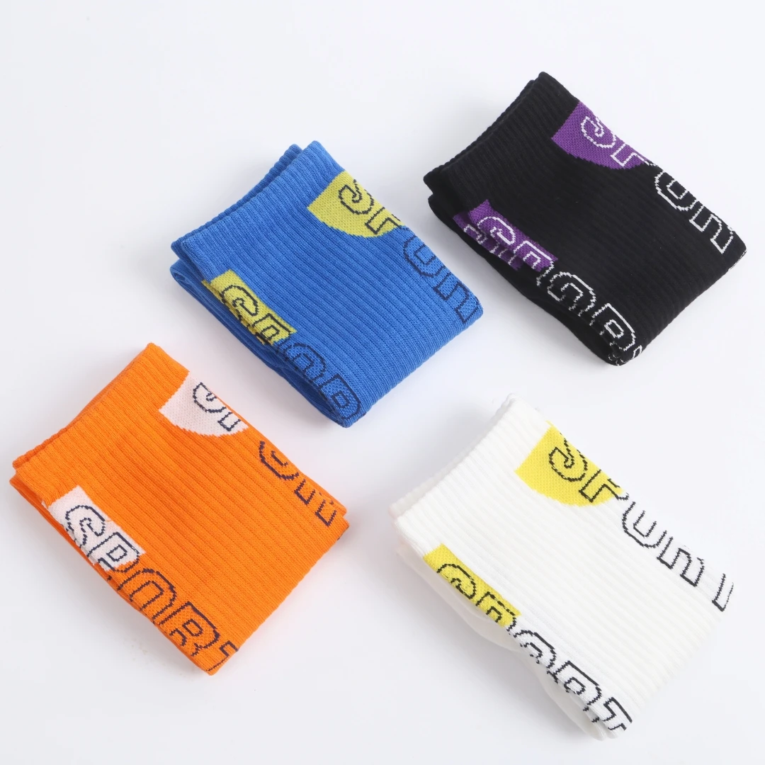 High quality custom hot sale crew fashion cotton embroidered design socks embroidery letters logo cotton custom men socks