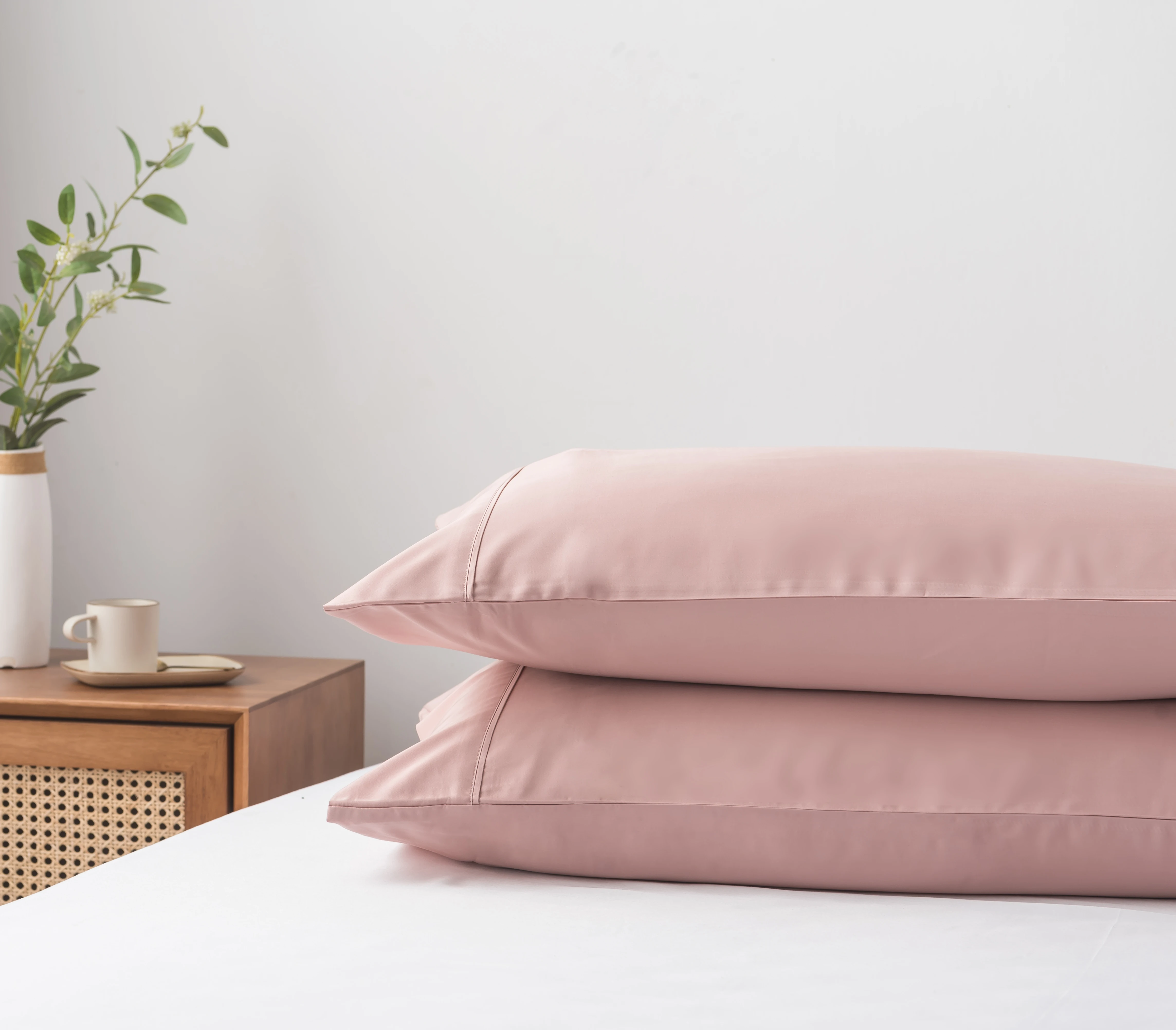 2024 Hot Sale 300TC Bamboo Lyocell Viscose Cooling Sheet Set King Size Cozy Solid Plain Bamboo Bedding for Home or Hotel Use