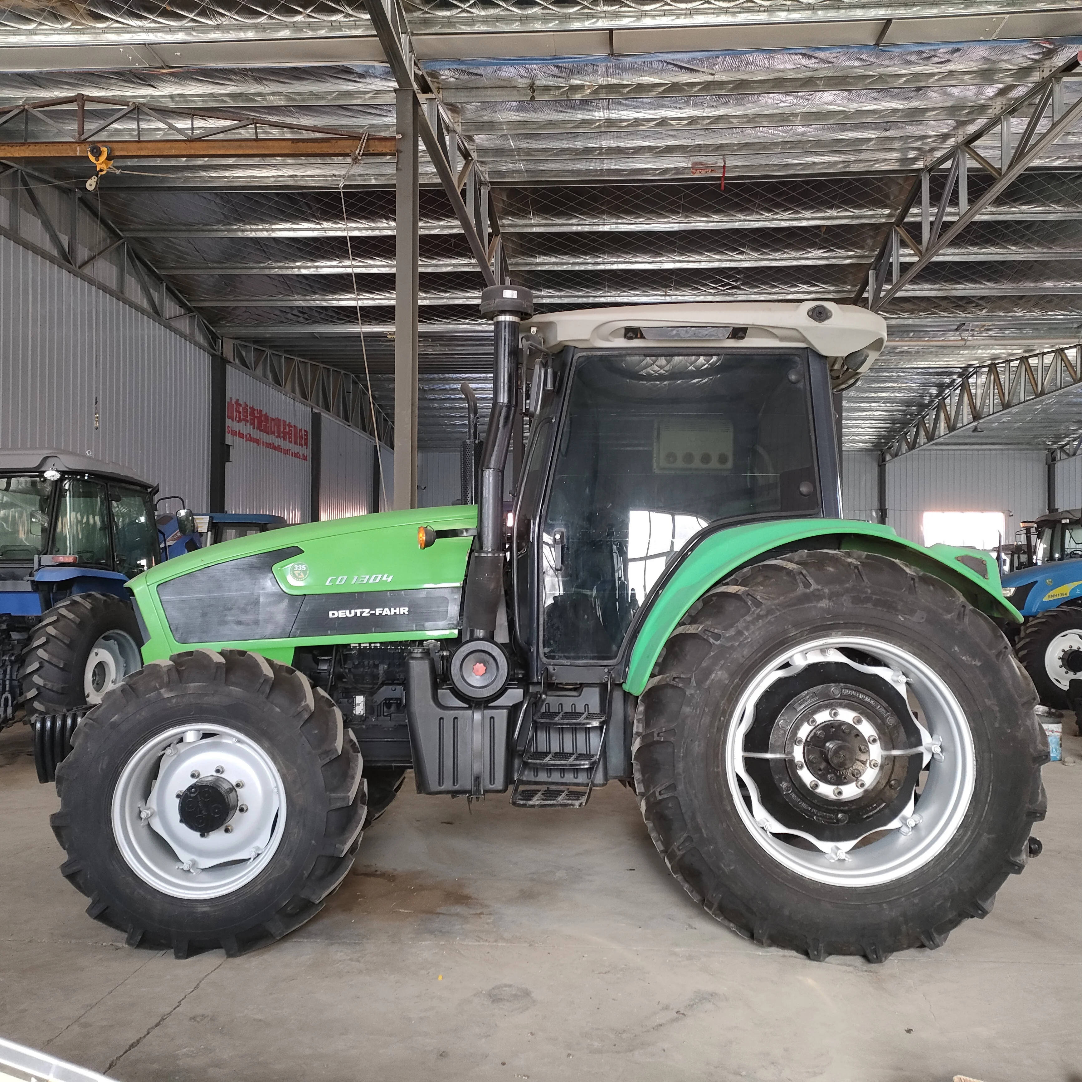 Germany model Deutz Fahr 130 hp tractor CD1304 with cabin, 4x4wd tractor farming tractors with disc harrow