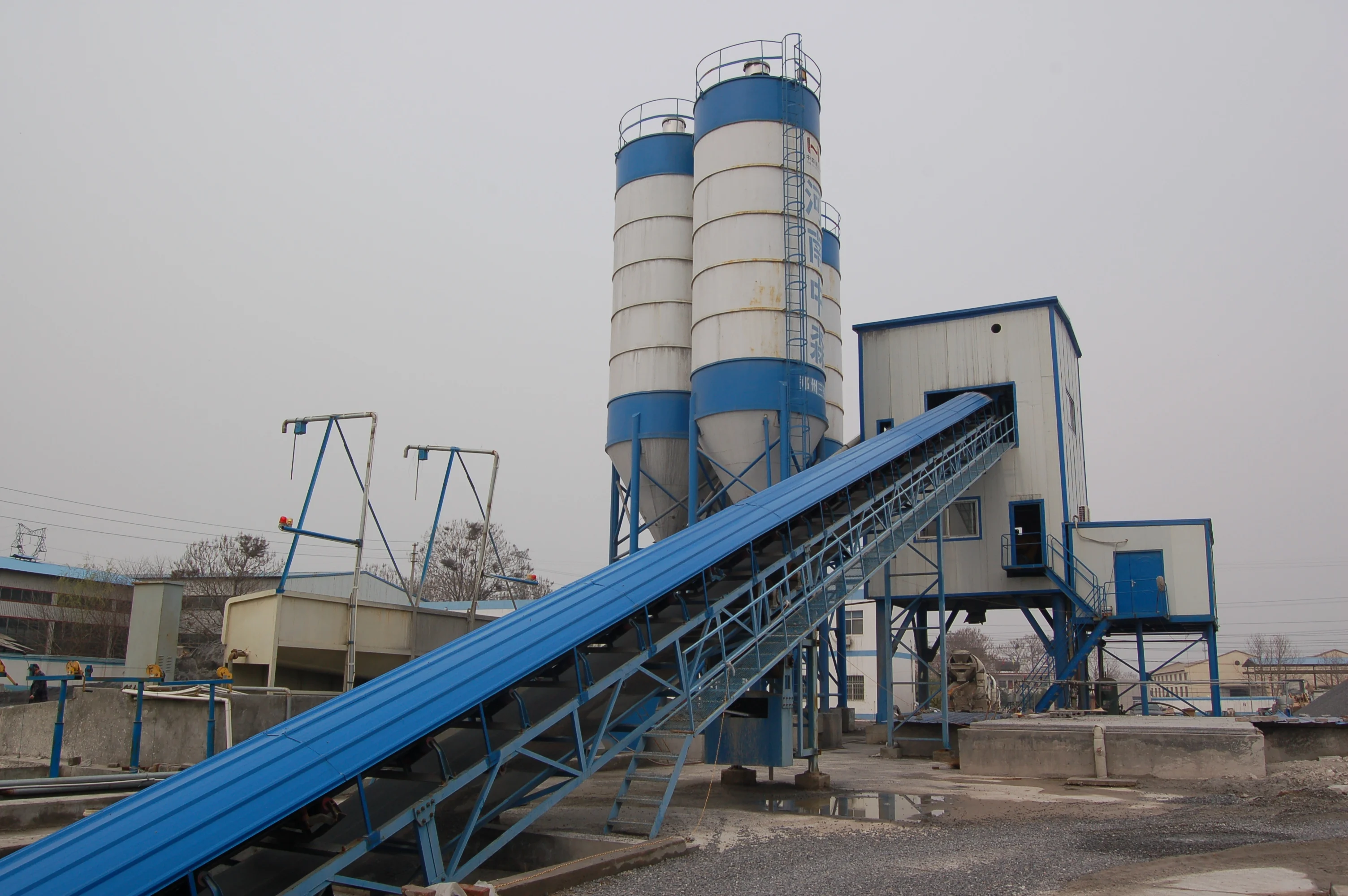 Portable  Fully Automatic HZS180 Concrete Batching Plant