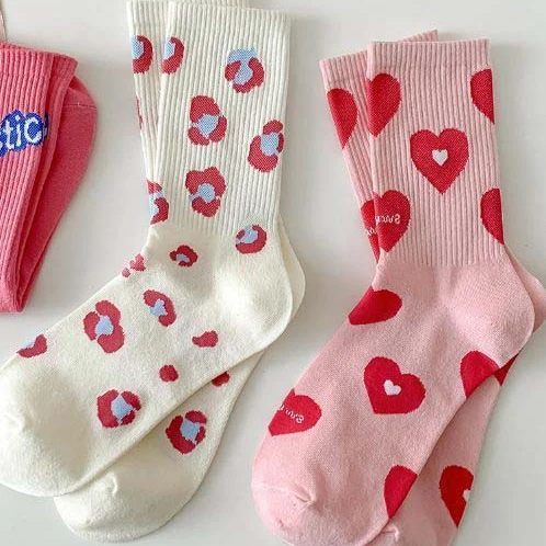 New design Wholesale designer Cotton Teen Young Girls sock Breathable custom tube womens socks