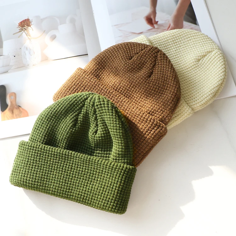 Qianzun Custom Unisex Ribbed Skull Beanie Cap Leather Patch Logo Knitted Cuffed Beanie Hat Mens Winter Luxury Waffle Knit Beanie