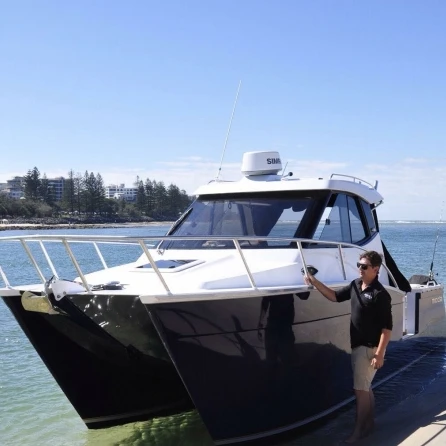 Алюминиевая лодка-катамаран с стабильной скоростью работы