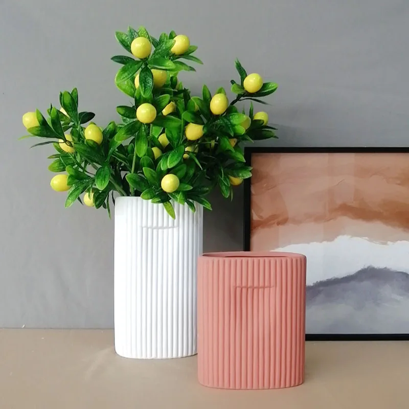 Nordic Ceramic Flower Vase Decor White Ceramic Vases Decor Custom Simple Modern Vase for Living Room Decoration Wholesale