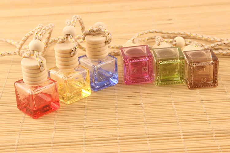 YiWu wholesale 2022 parfum botol miniature car pendant glass square 10ml perfume bottle