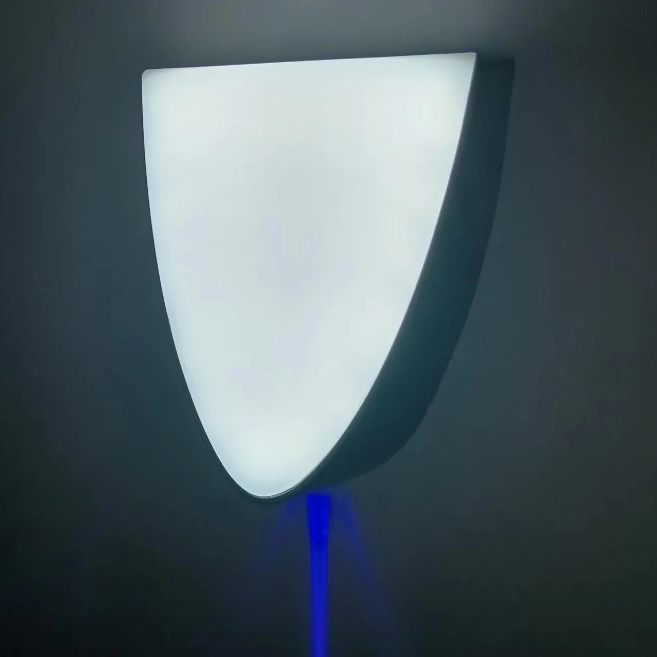 Новый треугольный Регулируемый внешний вид IP65 садовый водонепроницаемый настенный светильник пластиковый влагостойкий светильник