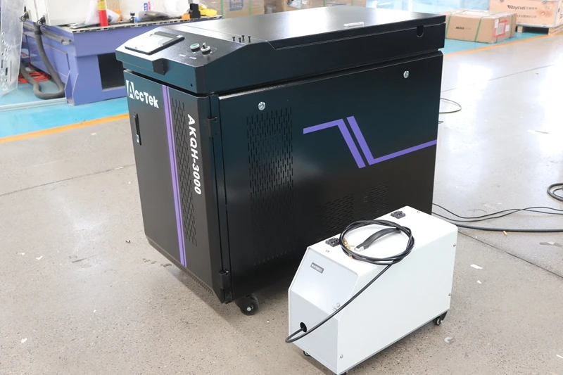 Handheld AKQH-3000w laser cleaning welding cutting 3in1 machine for removing and repairing iron oxide layer rust welding metal