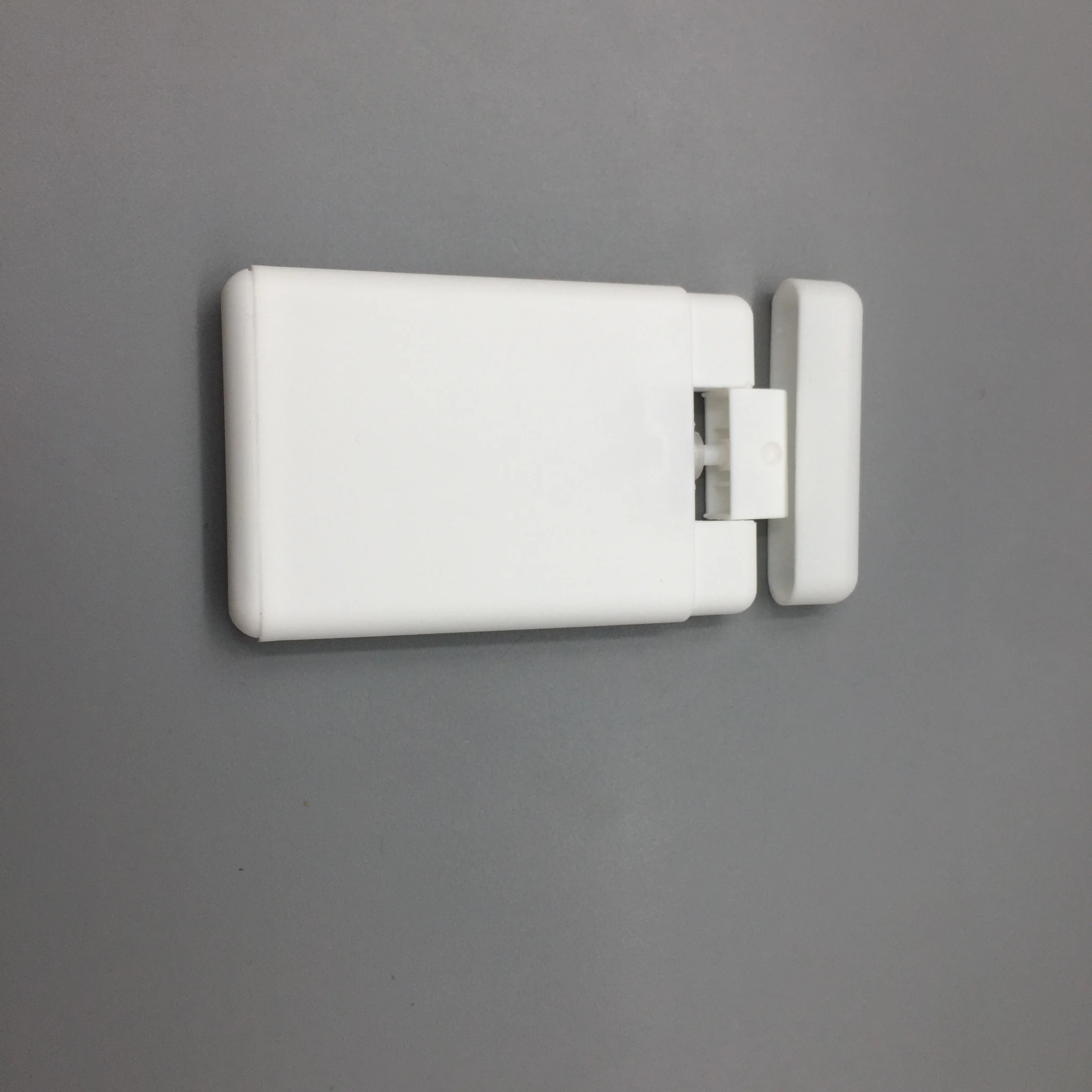 Wholesale colorful 20ml empty plastic fine mist credit card perfume spray bottle sprayer custom hot selling