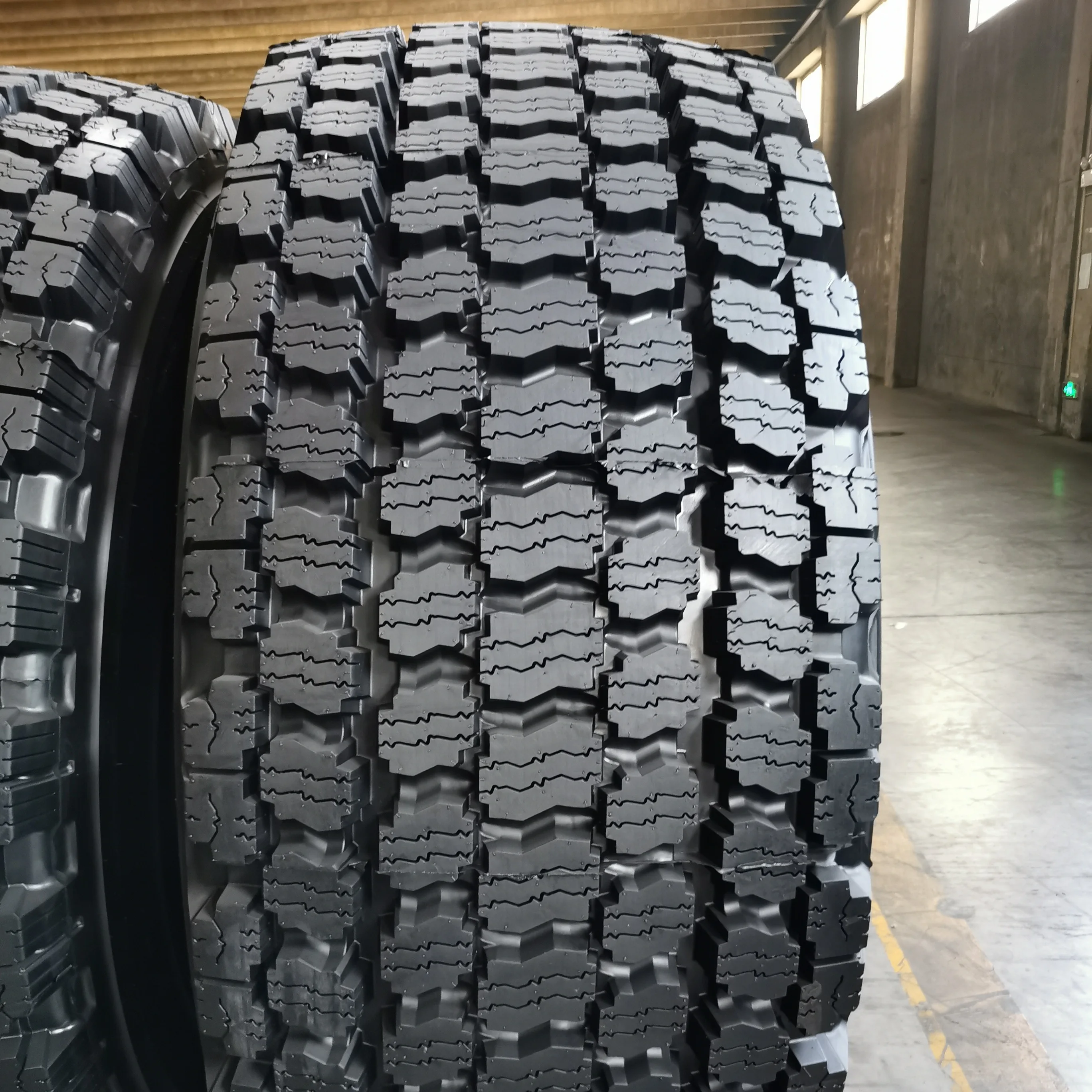BWYN BWYNL SNOWMASTER OTR WINTER 15. 5r25 17. 20. 23. 26. 29. 16. 00r25 шины HILO