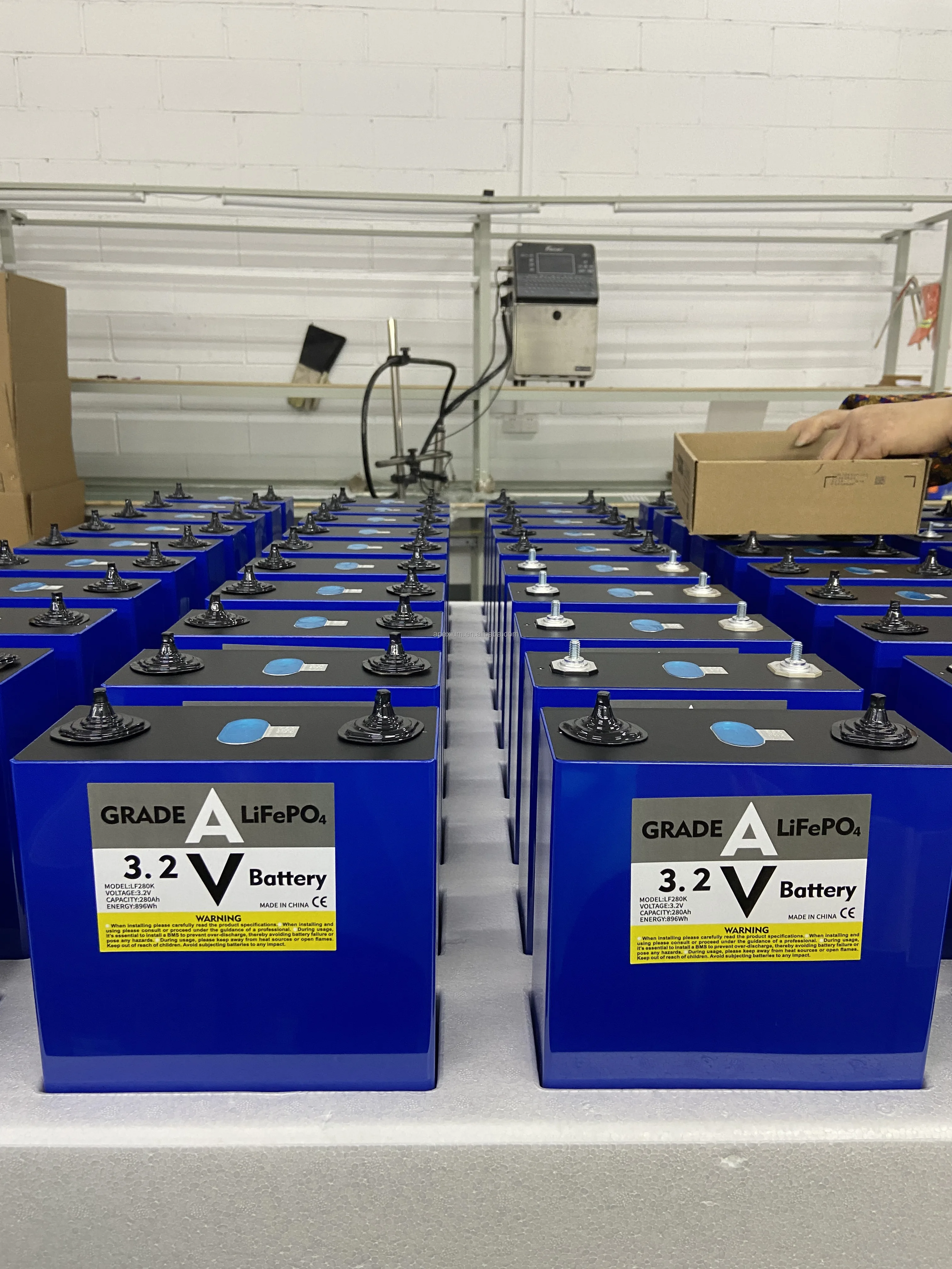 Brand NEW 3.2V 230Ah 280Ah 320Ah lifepo4 Battery cell 8000 cycles V3 LF280K Prismatic Lithium Ion Batteries For solar system