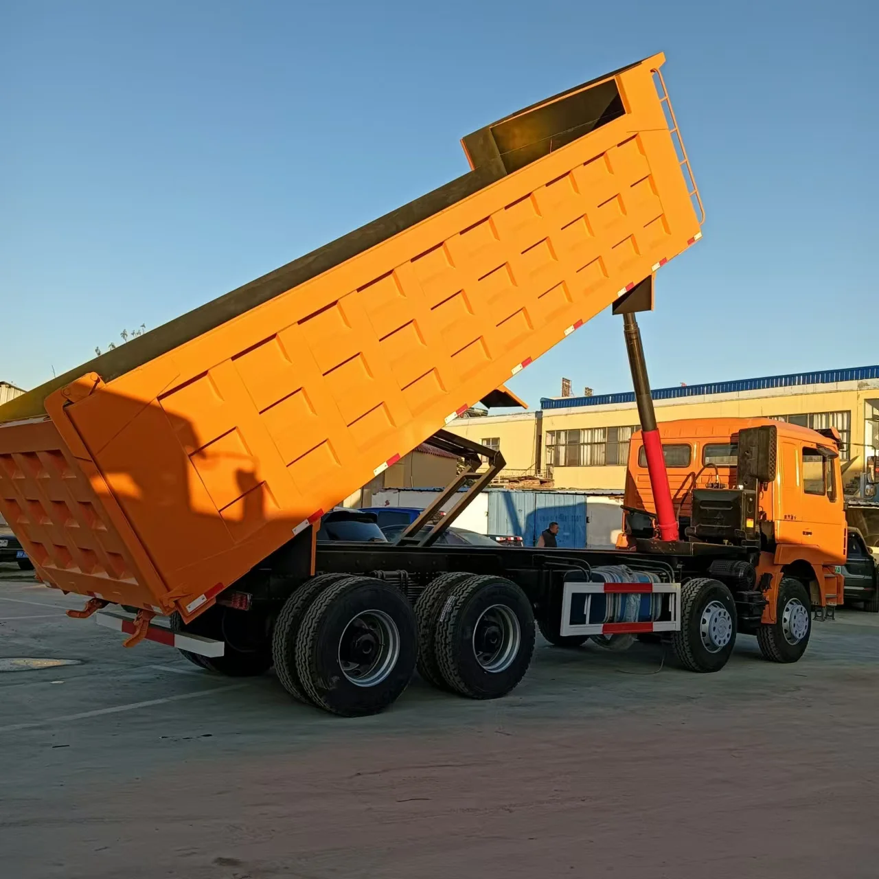 Factory Sales of Shaanxi Automobile Delong Dump Truck 12 Wheel Dump Truck Transport Vehicle