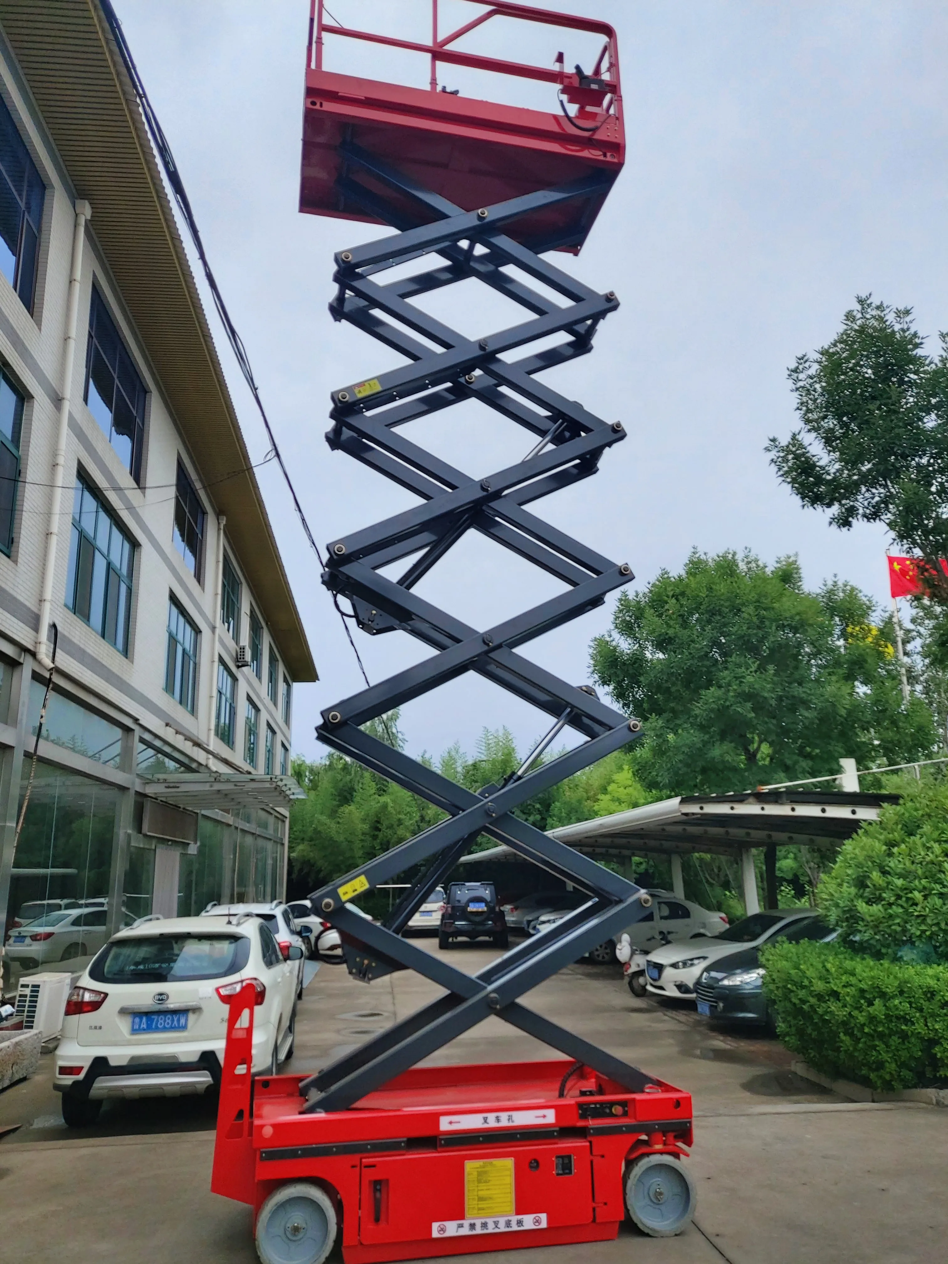 Factory supply practical  industrial platform lift strong convenient electric platform lift