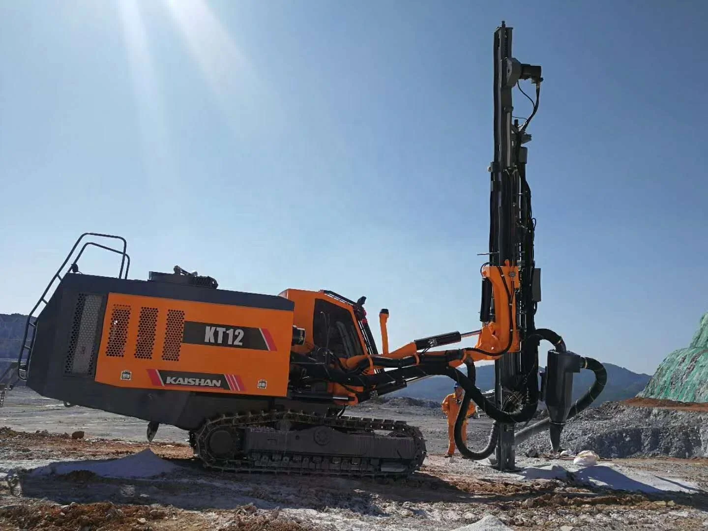 KT12 Blasting Drilling Rig Used for Open-pit Mine Stonework Blast Holes and Pre-splitting Holes Integrated Blasting Drilling Rig
