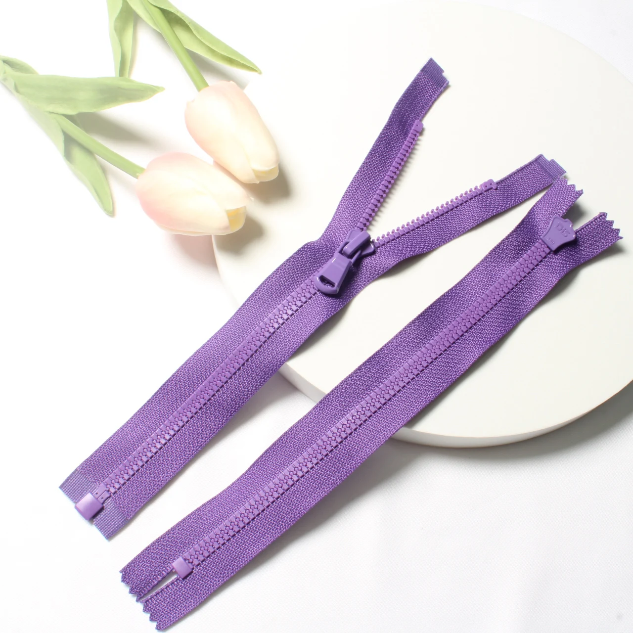 
high quality super thin open-end resin zipper plastic zipper 4.5 thin teeth the resin zipper 