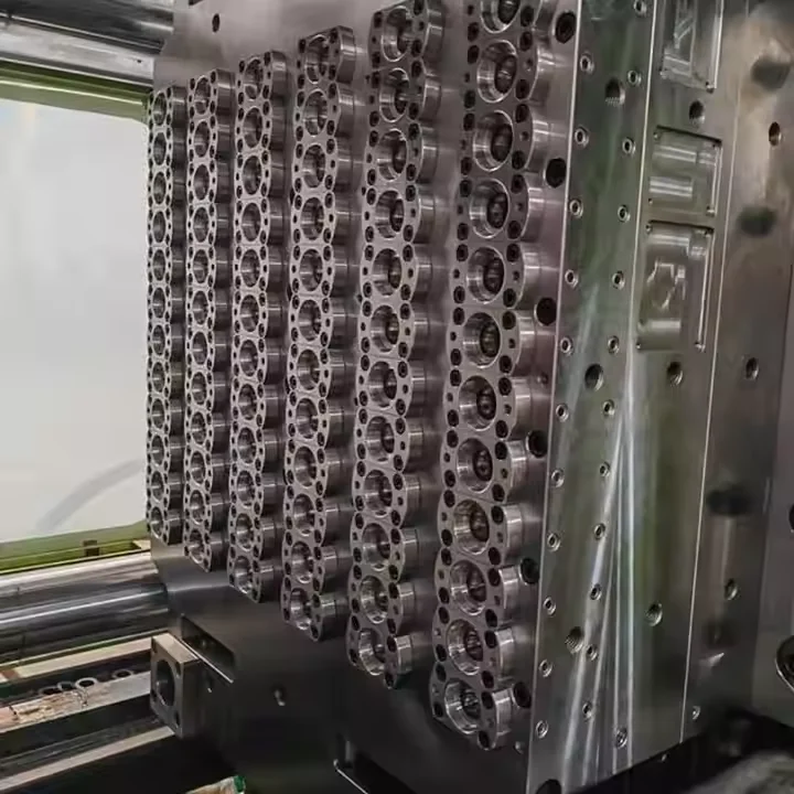72 полости P20 стальная пластиковая бутылка пресс-форма специальная Бытовая оснастка с горячим бегуном для PP PVC ABS другие материалы