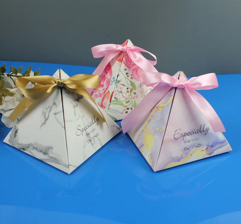 Exquisite Pyramid shaped Candy Boxes Wedding Favors Gift Packaging Wedding Favours paper boxes