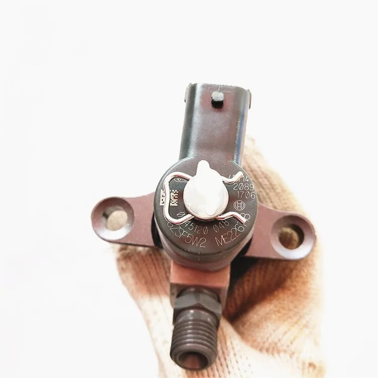 0445120048 Original and new common rail fuel injector for 4m50 ME226718 ME223749 injector 0445120048